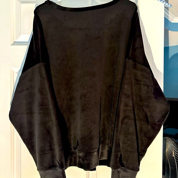 Torrid size 2 black velour sweatshirt - Picture 1 of 3